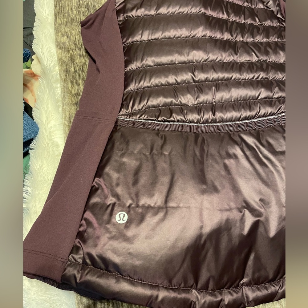 Lululemon down for a run purple vest - Picture 5 of 9